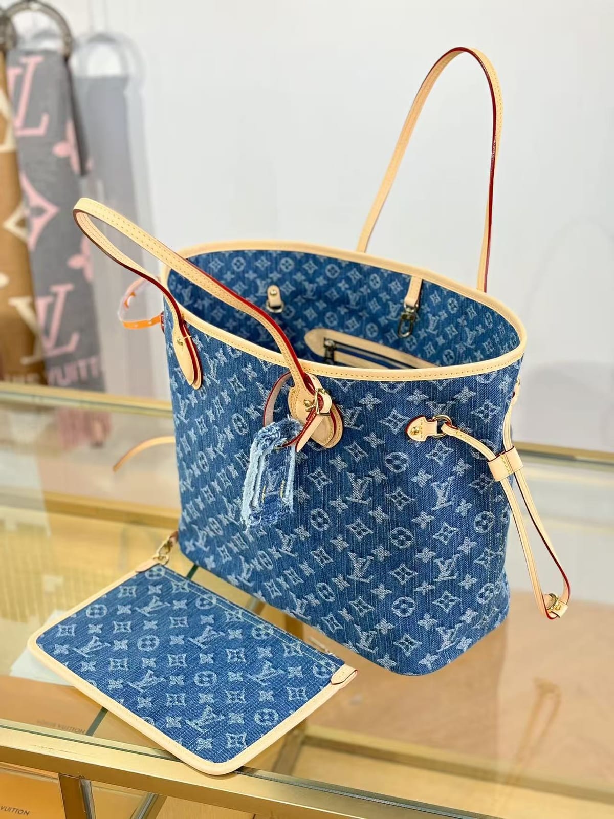 Neverfull Medium Tote 2