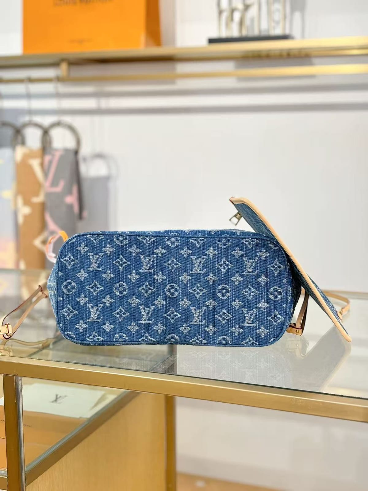 Neverfull Medium Tote 5