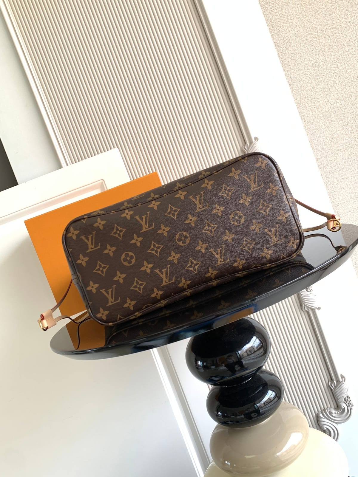 Neverfull Medium Tote 2