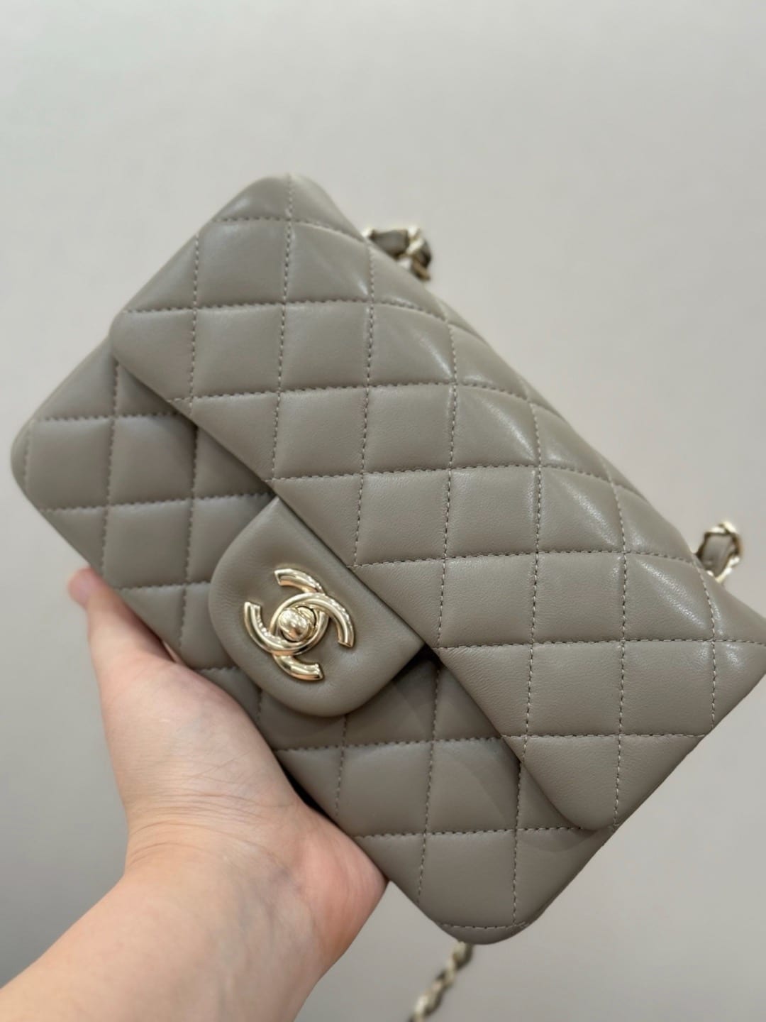 Taupe