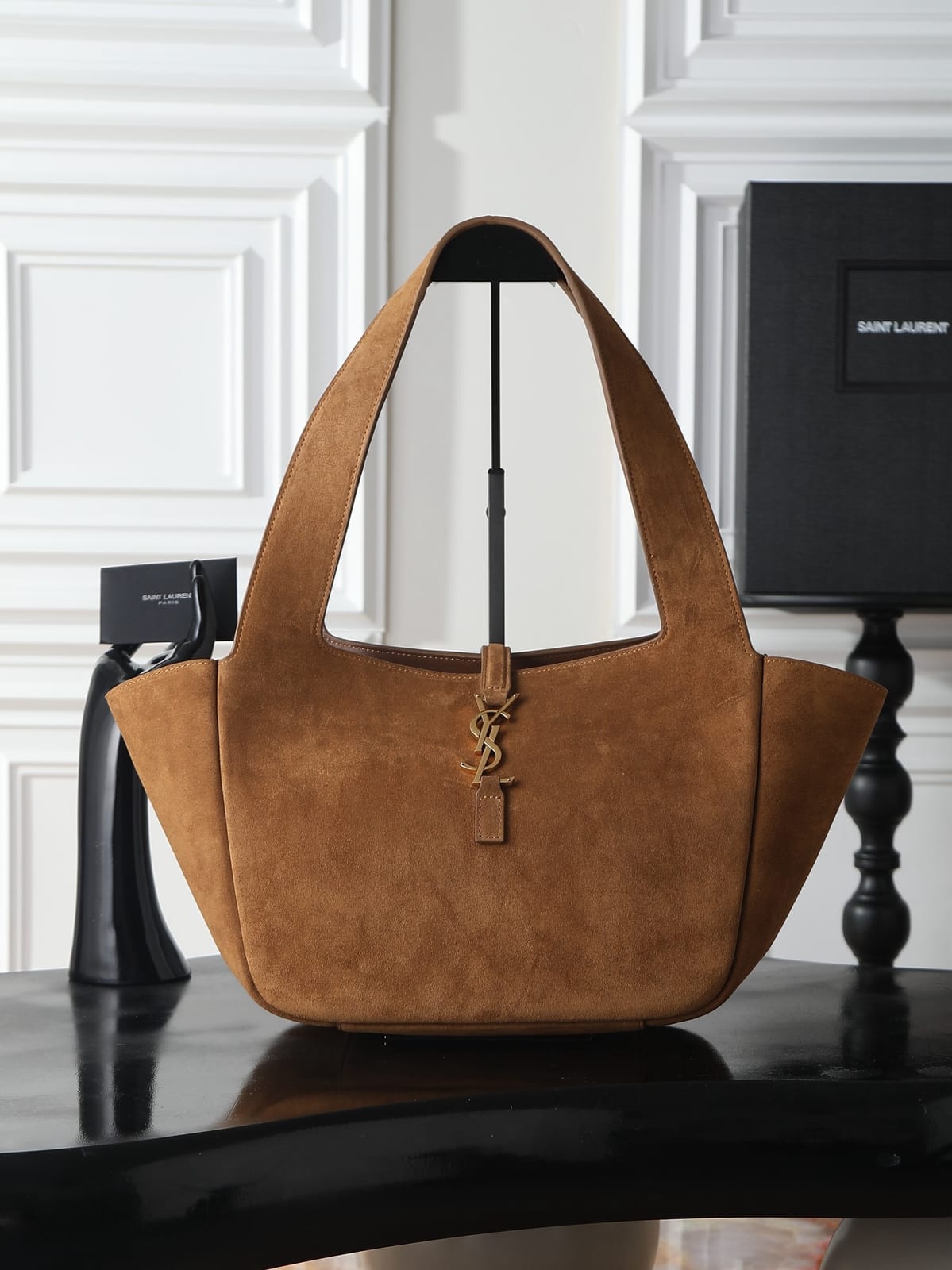 Brown velcet