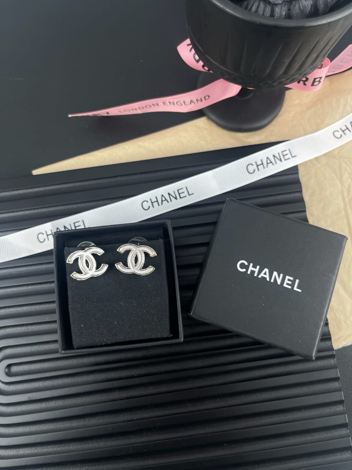 2023 Pearly White CC Logo Stud Earrings 5