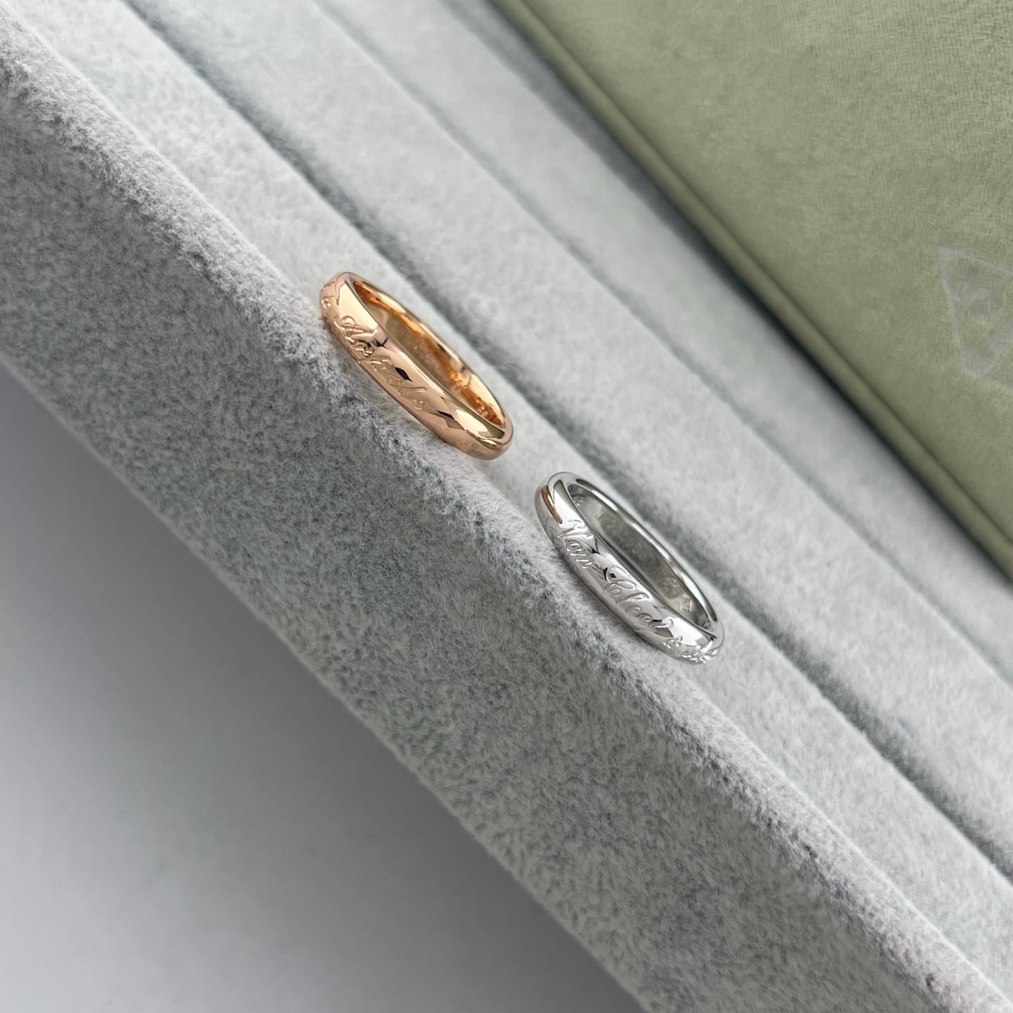 Arpels Tendrement Signature wedding band 3