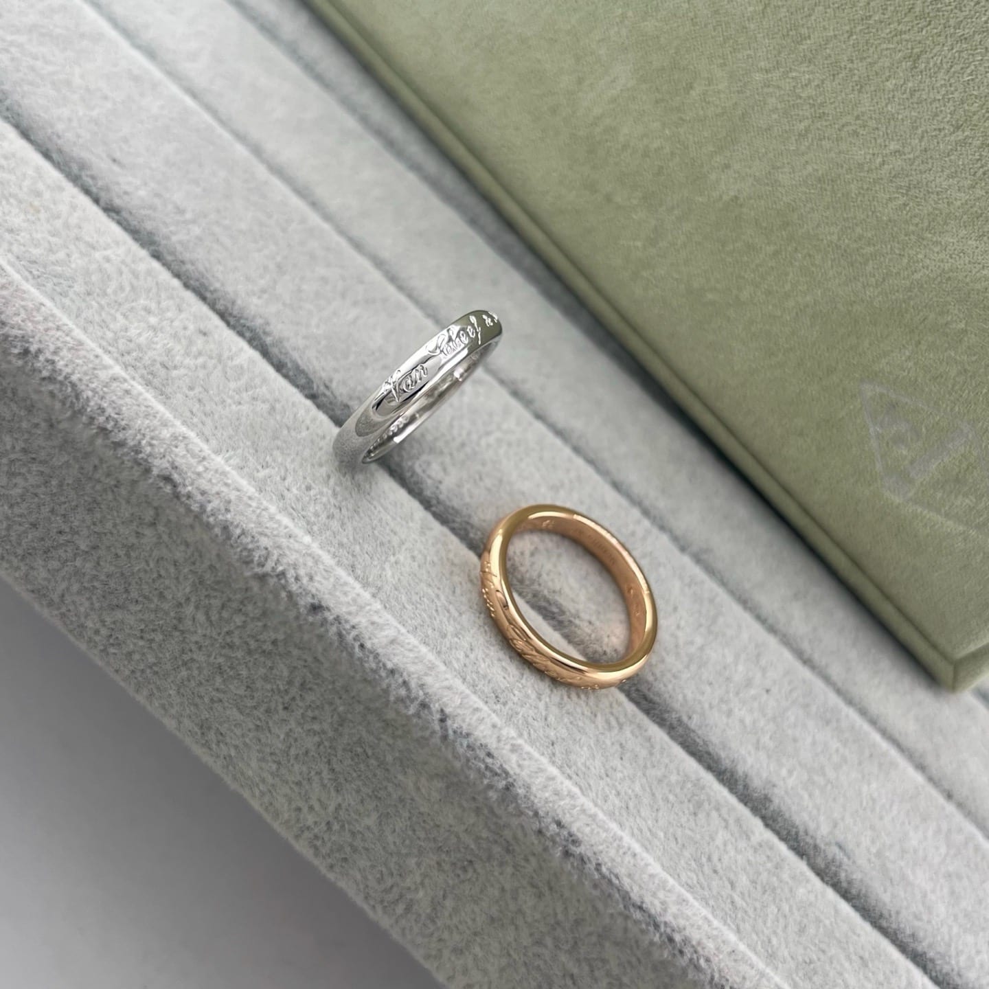 Arpels Tendrement Signature wedding band 5