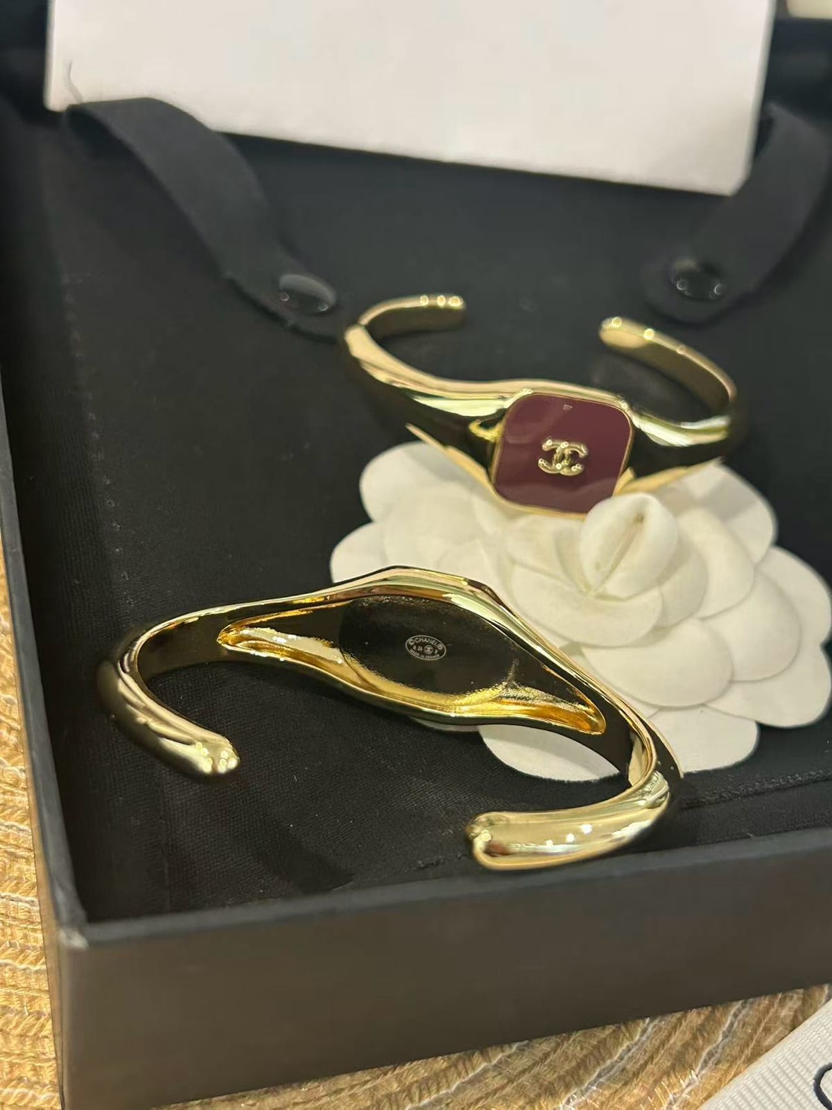 Cuff - Metal & Resin, Golden & Black / Gold & Red 4
