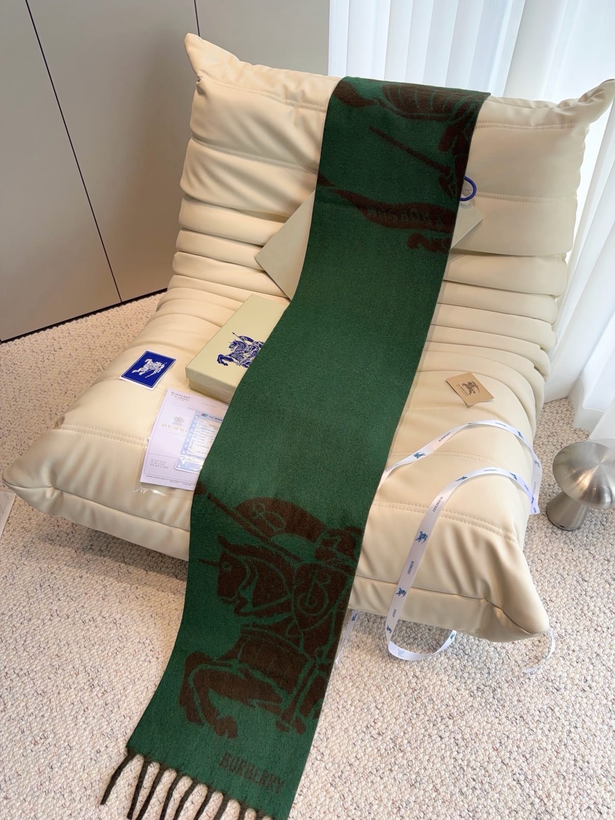 Reversible Equestrian Knight Design wool scarf 11
