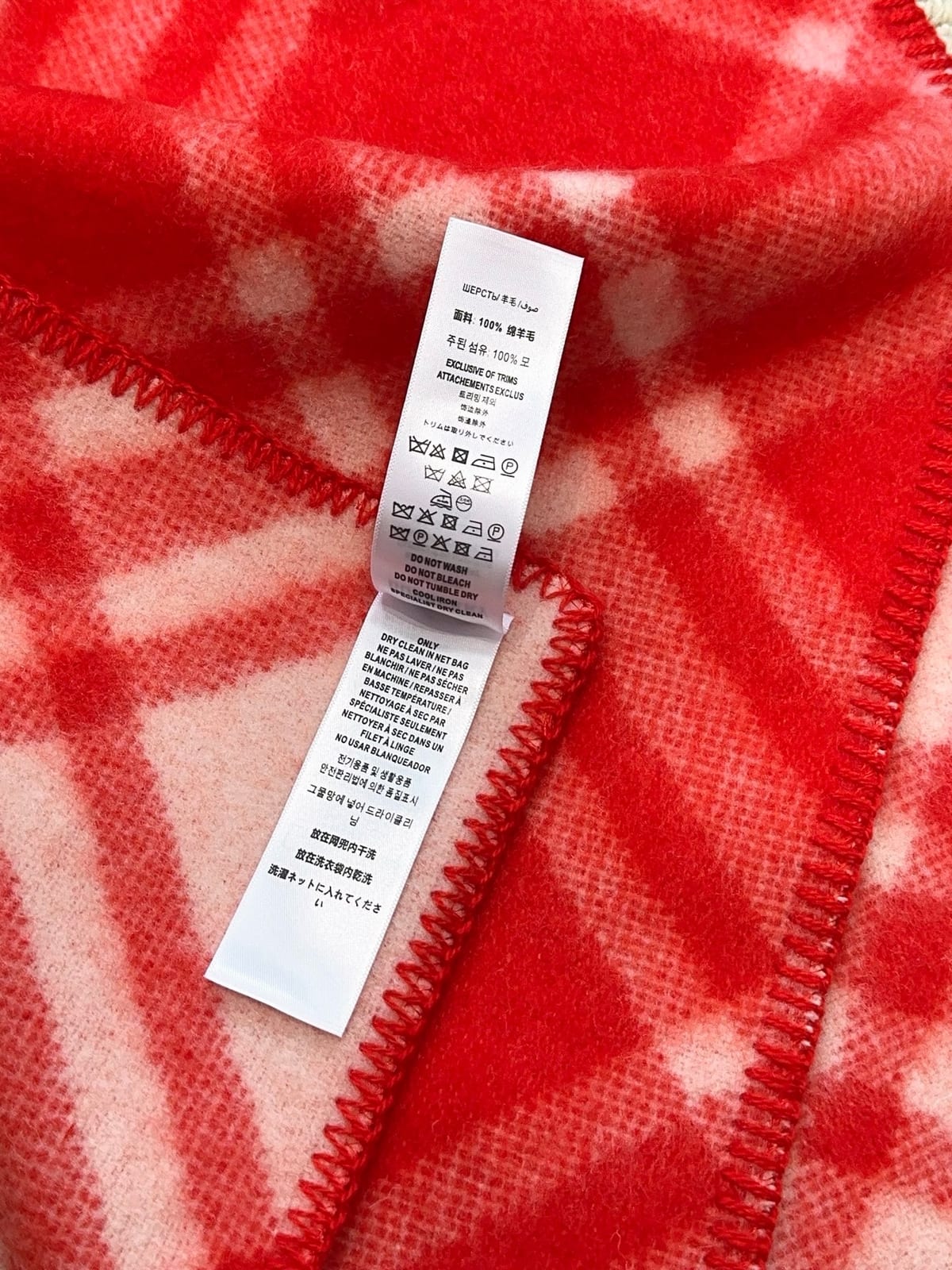Check Cashmere Scarf in Sand beige 11