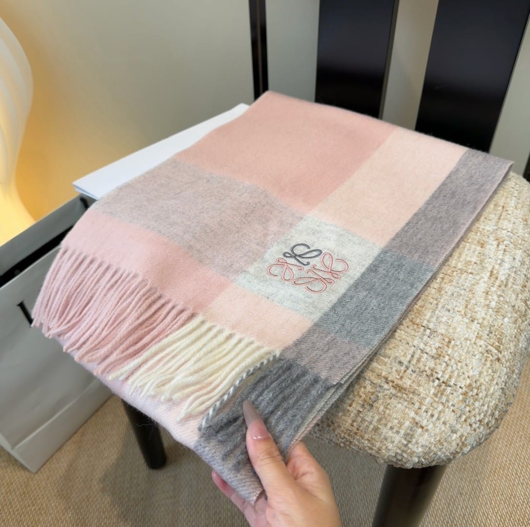 Striped Cashmere and wool scarf featuring  3