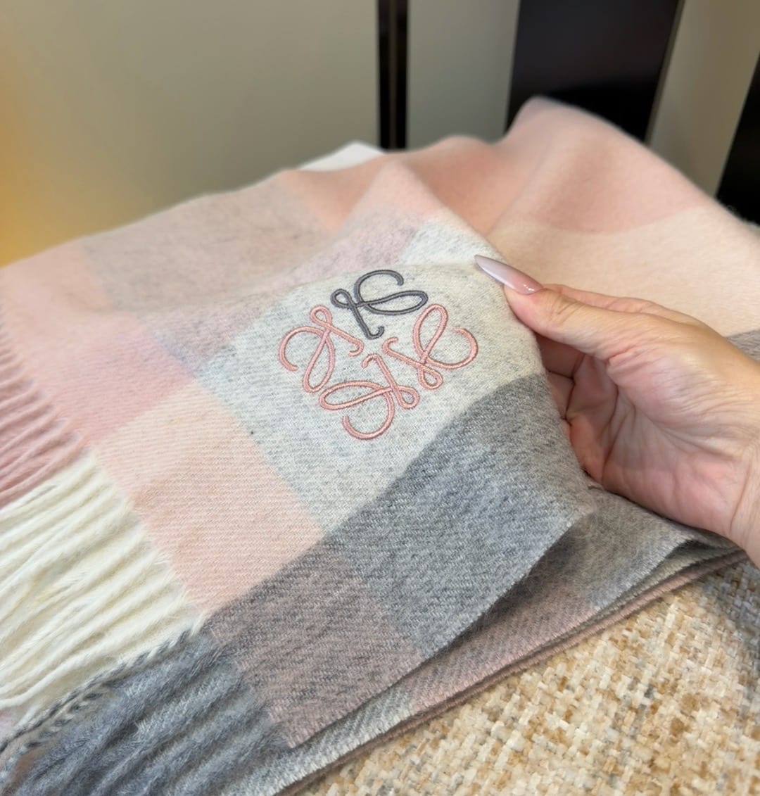 Striped Cashmere and wool scarf featuring  4