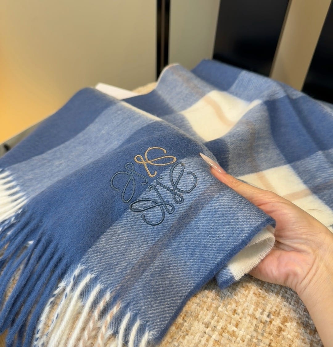Striped Cashmere and wool scarf featuring  8