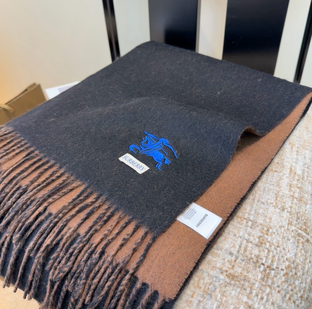  Reversible Knight EKD Cashmere Scarf 4