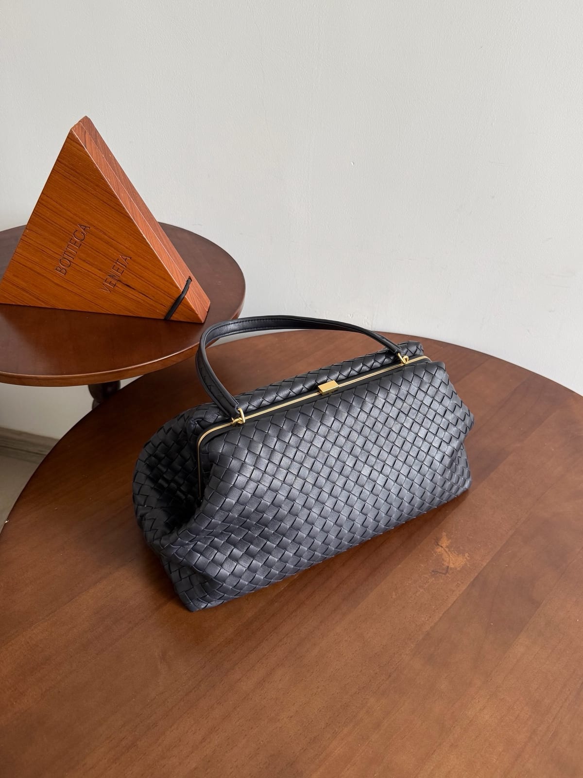 Bottega Veneta Tosca Bag in Intrecciato Leather 8