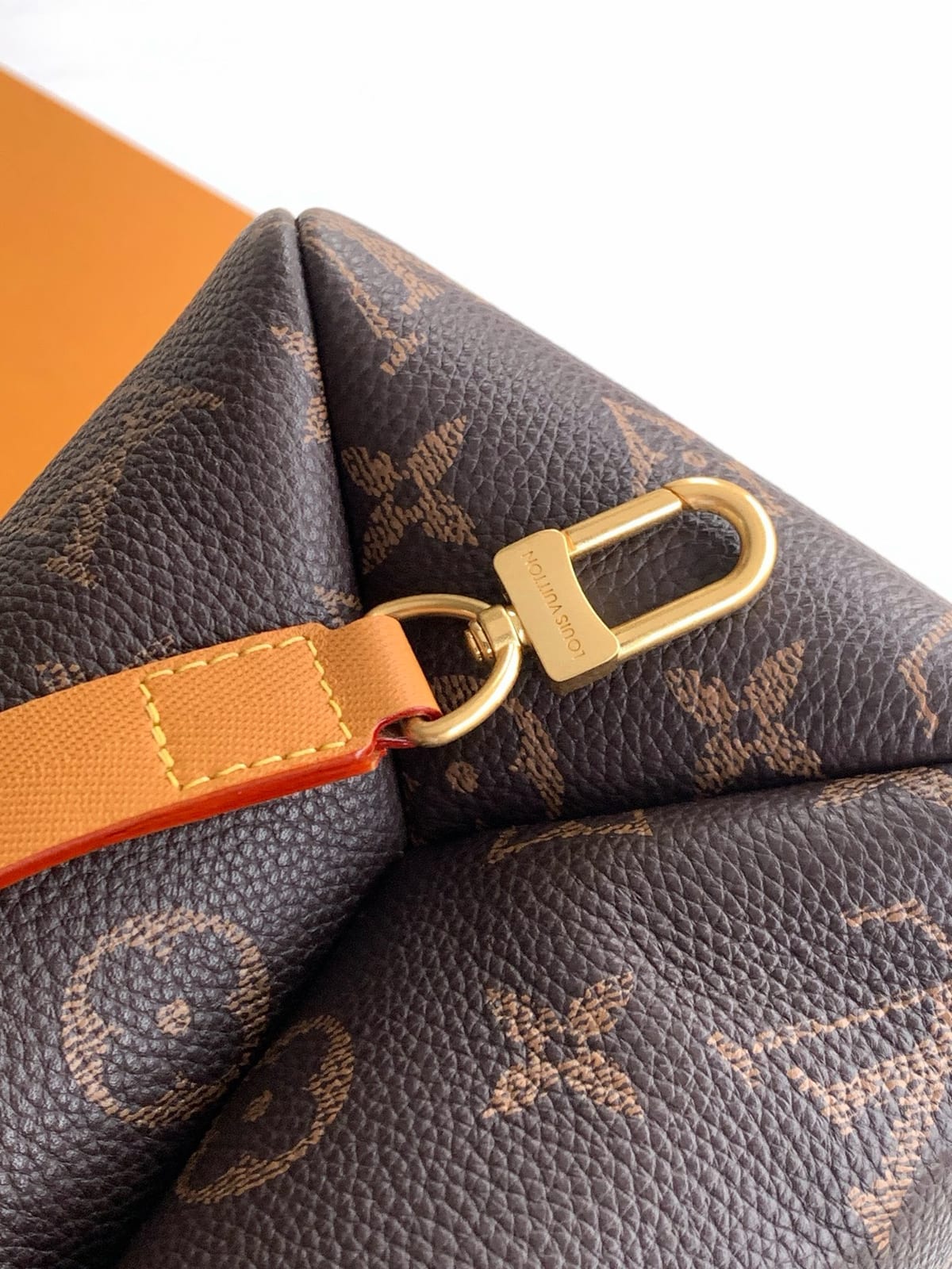  Louis Vuitton Mini Shopper Tote  3