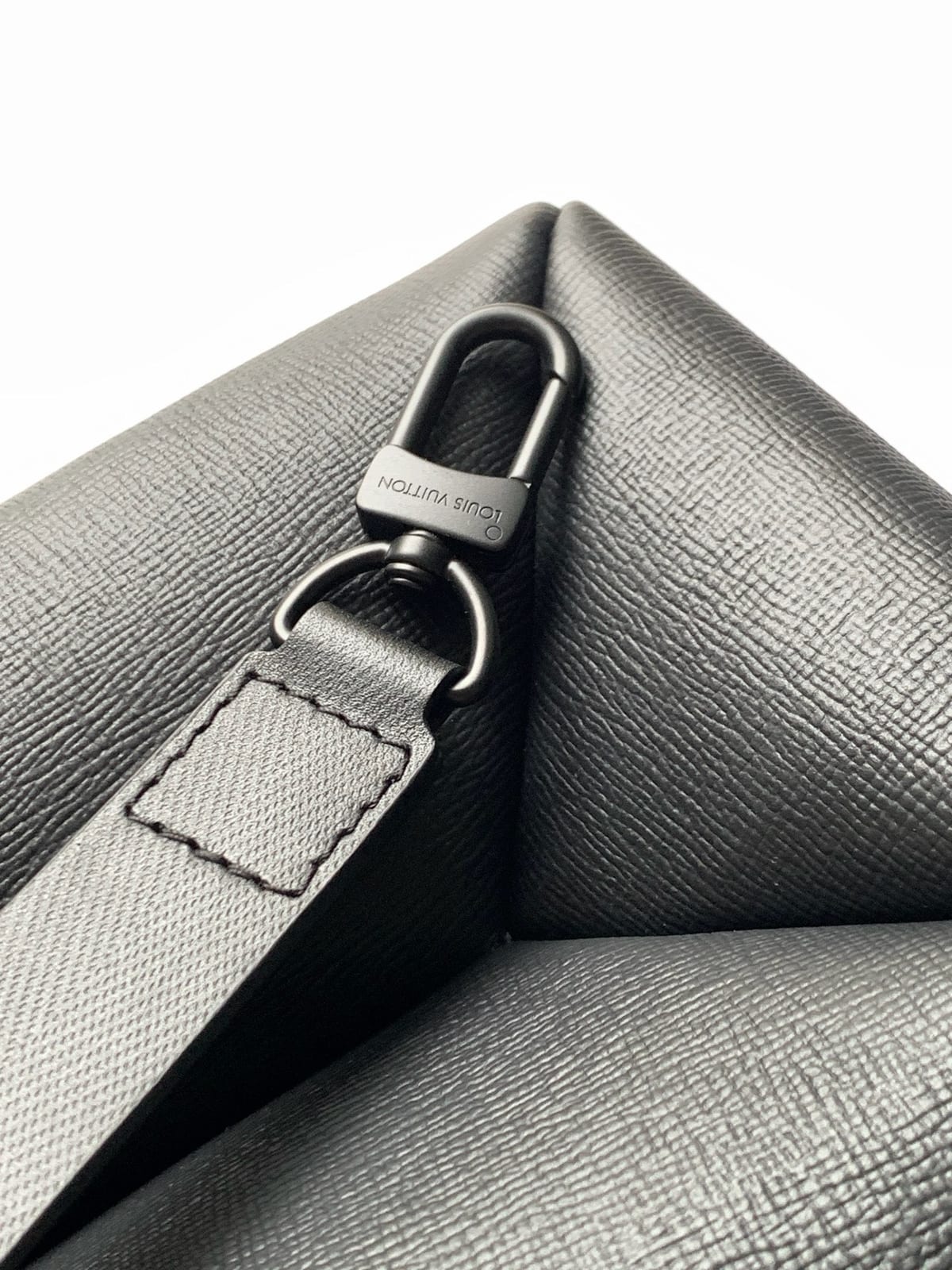 Shopper Tote in Black Leather 5