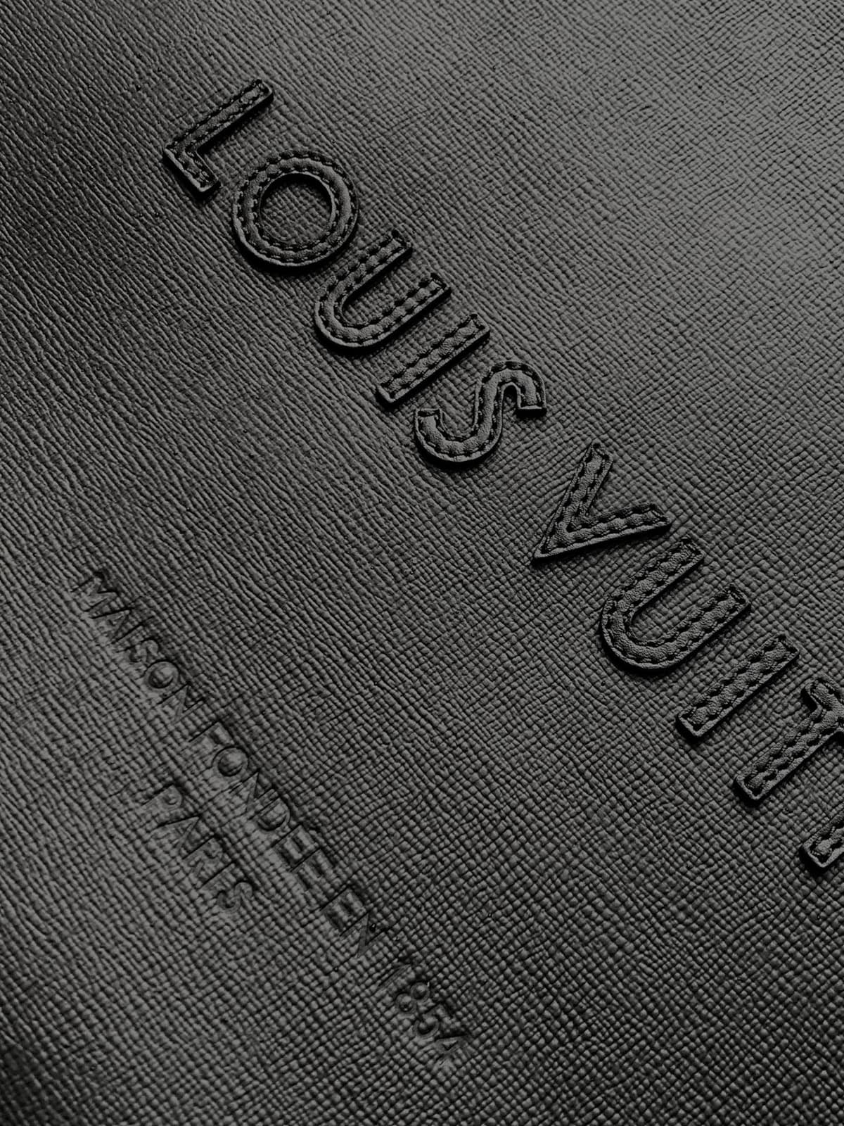 Shopper Tote in Black Leather 6