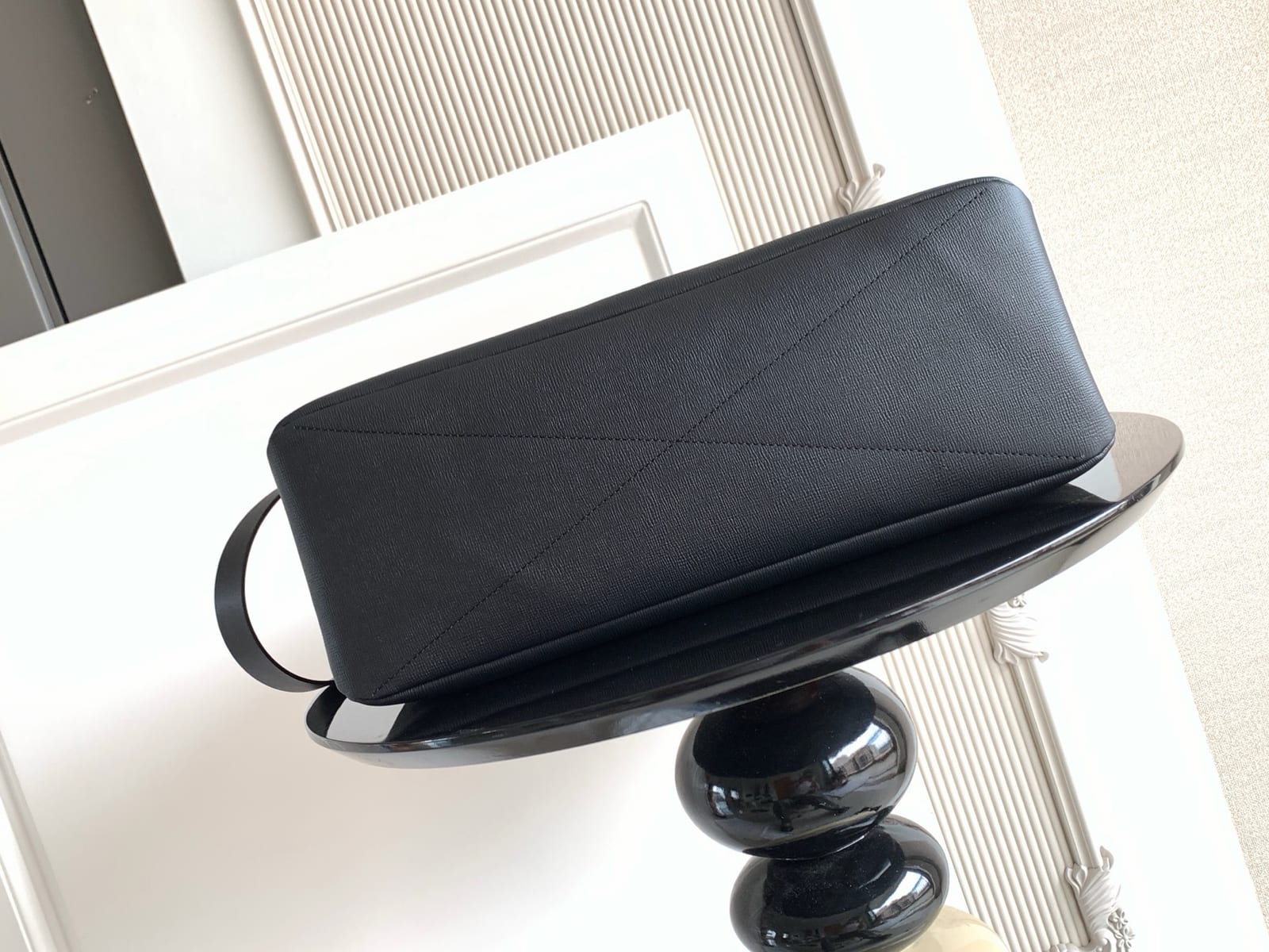 Shopper Tote in Black Leather 7