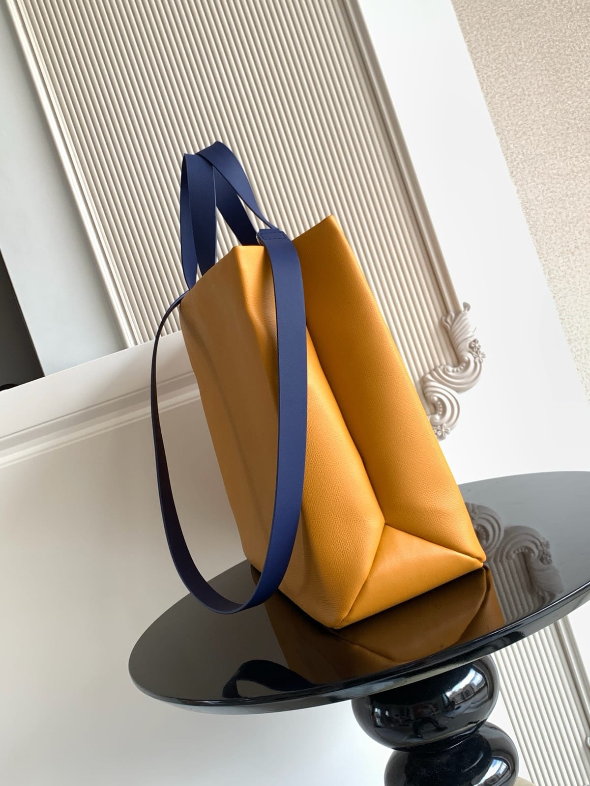 Louis Vuitton Shopper Tote MM in Safran Leather 2