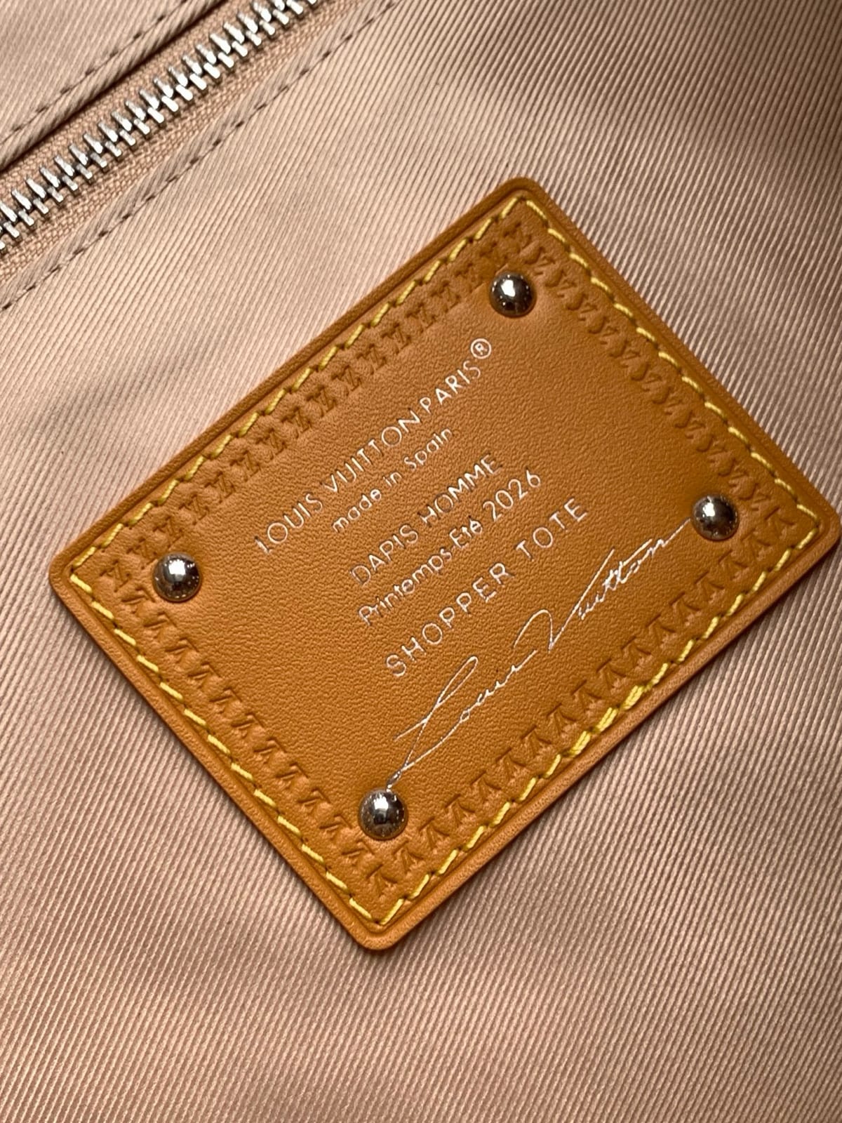 Louis Vuitton Shopper Tote MM in Safran Leather 7
