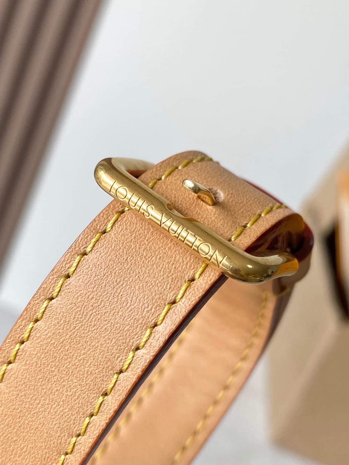 Louis Vuitton Christopher Messenger 9
