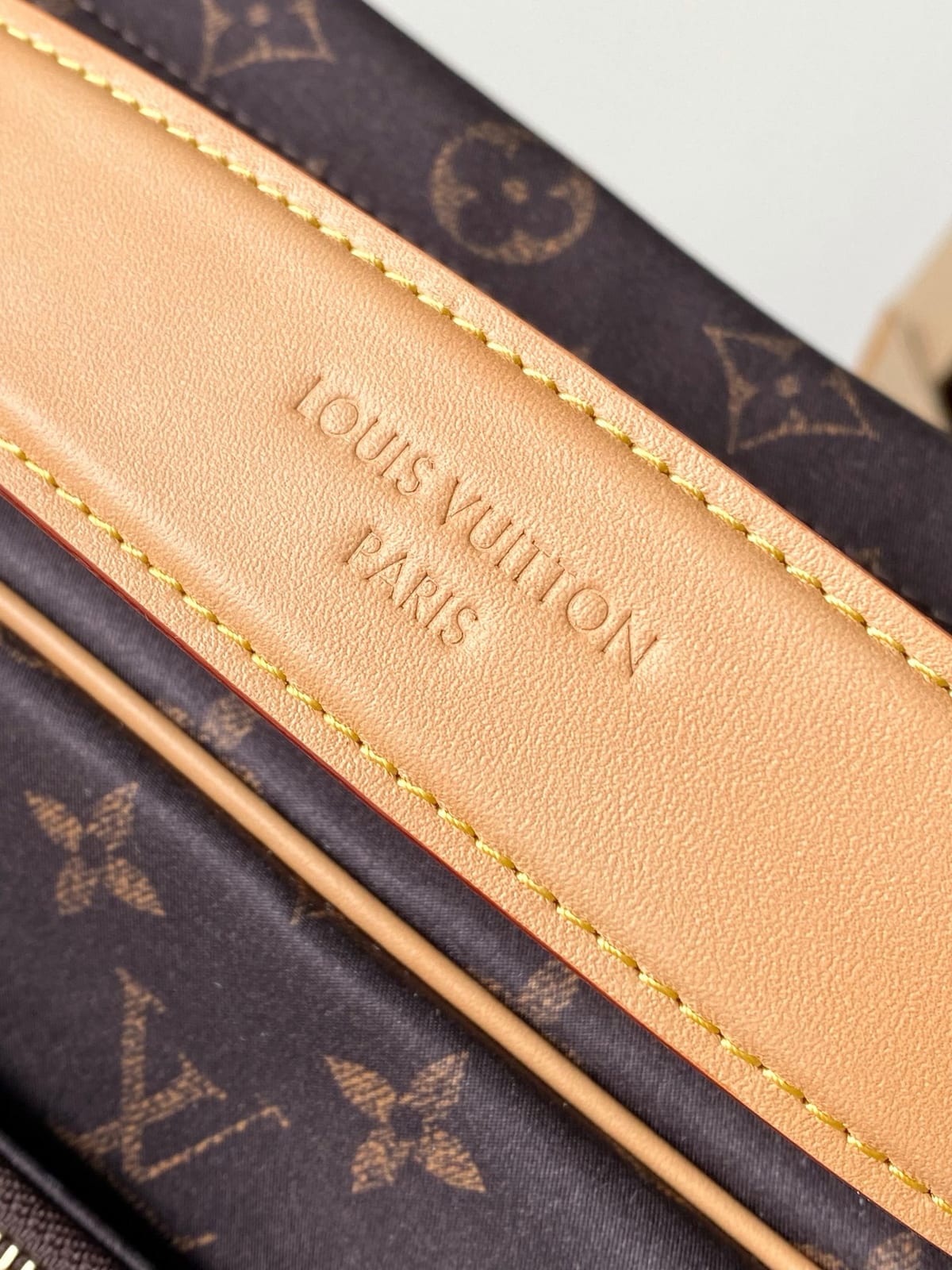 Louis Vuitton Reporter PM 7