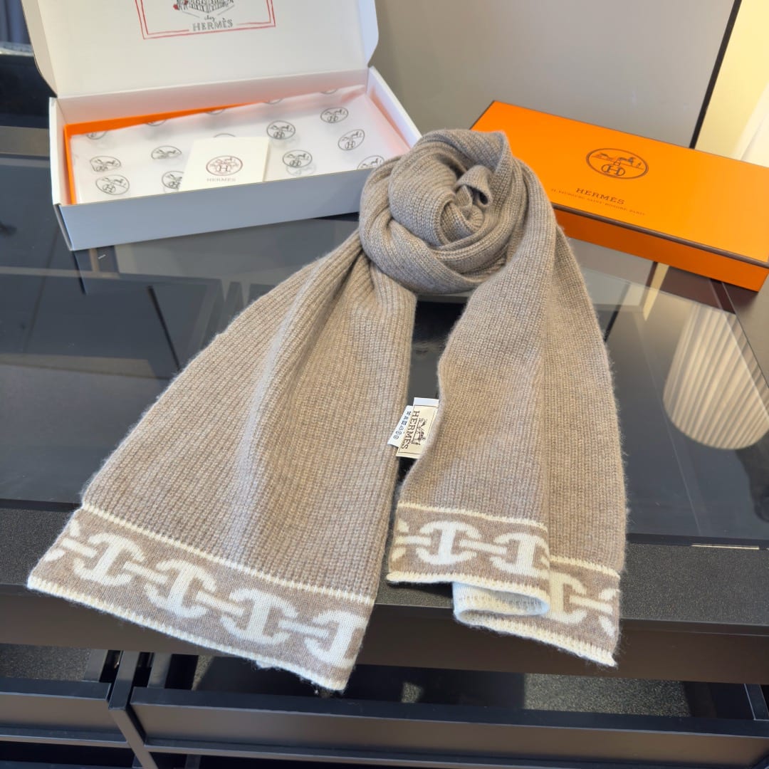  Hermès Heaven Beanie and Scarf 3