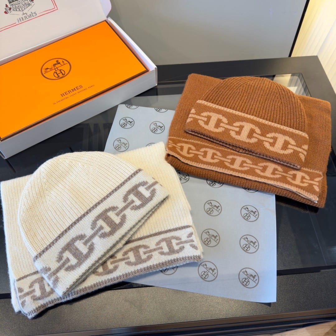  Hermès Heaven Beanie and Scarf 5