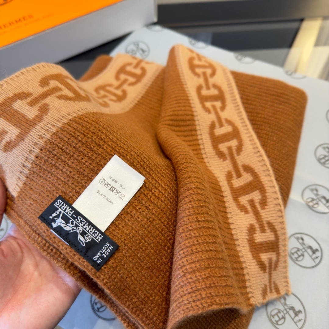  Hermès Heaven Beanie and Scarf 6