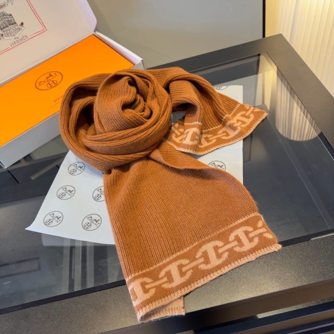  Hermès Heaven Beanie and Scarf 7
