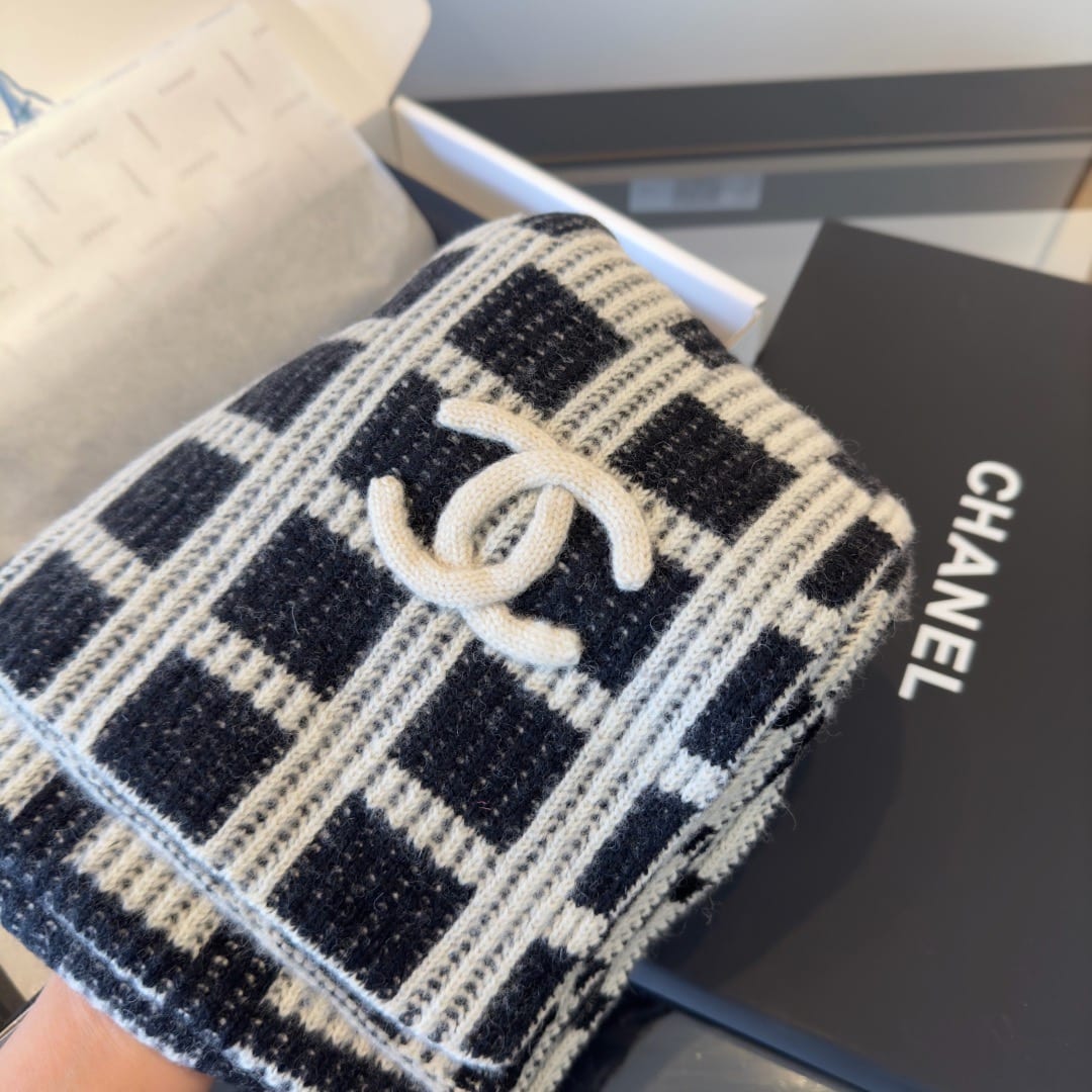  Chanel Scarf 25B 3