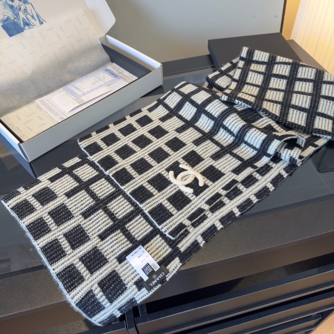  Chanel Scarf 25B 4