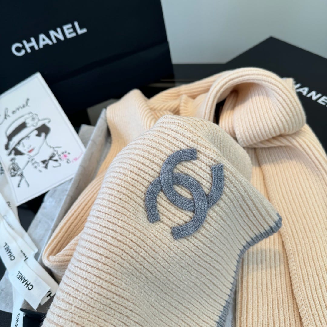  Chanel Cashmere CC Ribbed Scarf With Contrast Trim 6