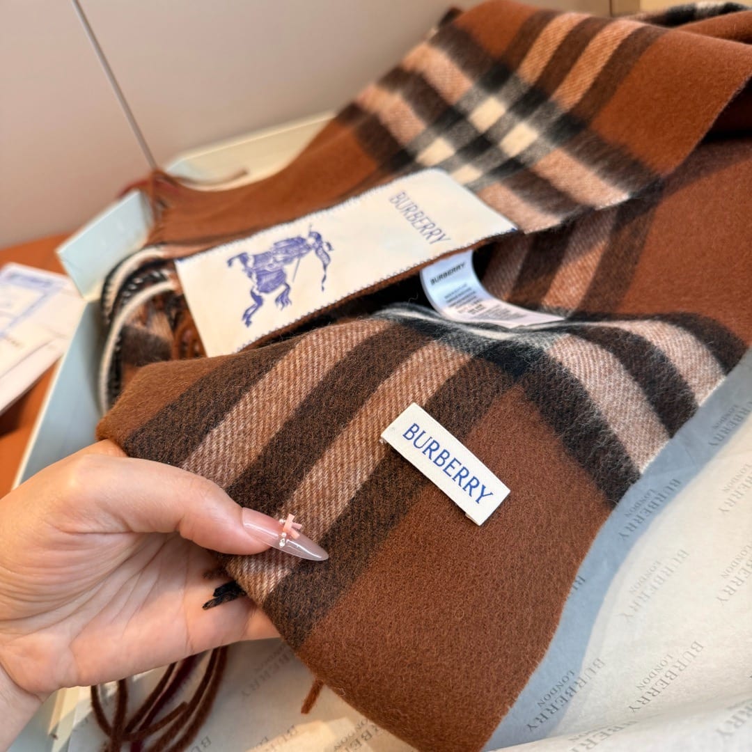 Burberry Equestrian Knight Design Label Cashmere Scarf 13