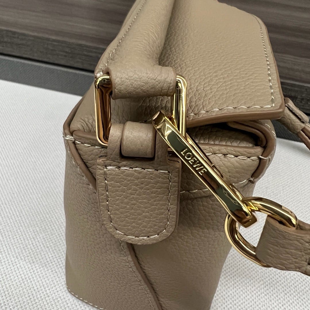  Loewe Puzzle Edge Bag in Grained Calfskin 4