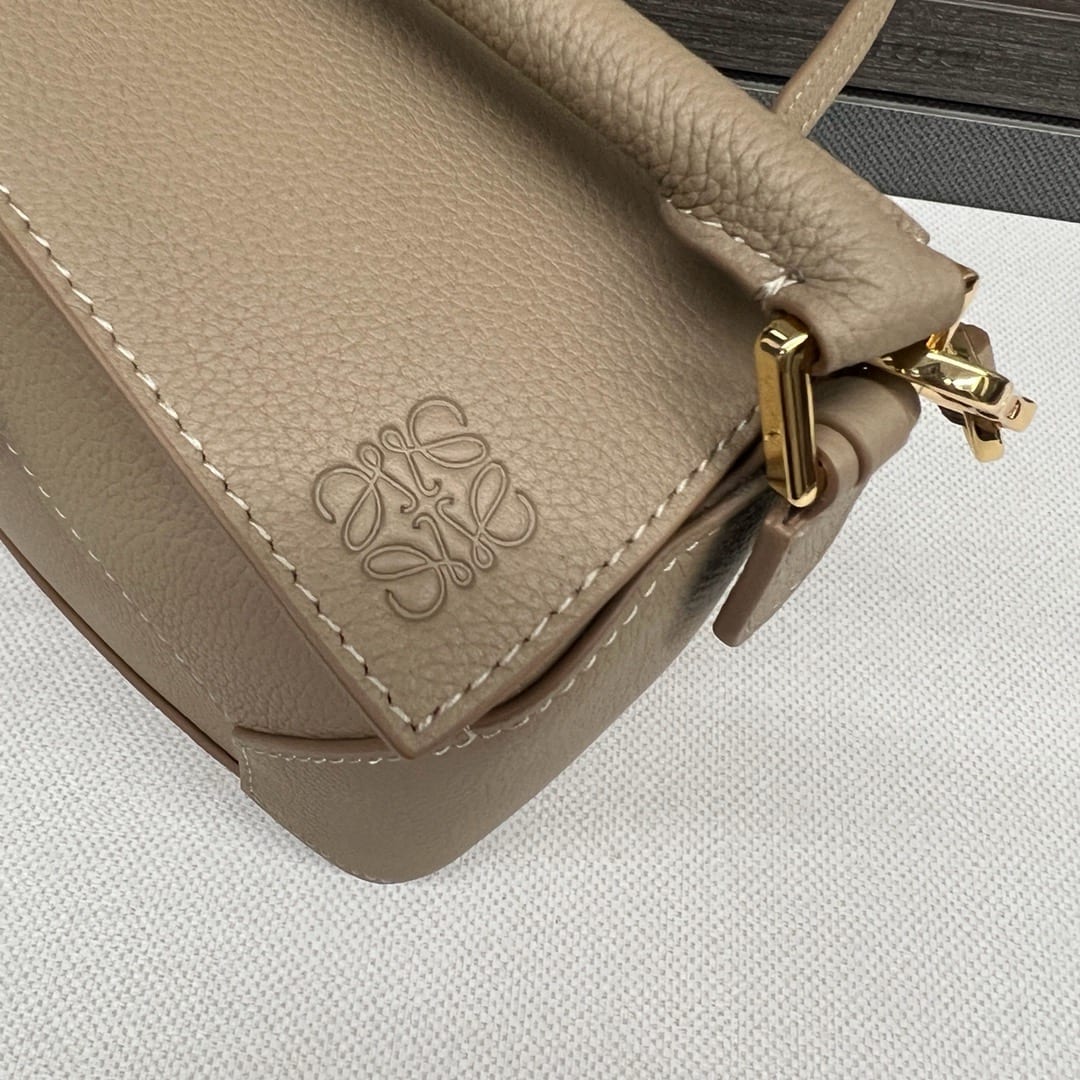  Loewe Puzzle Edge Bag in Grained Calfskin 5