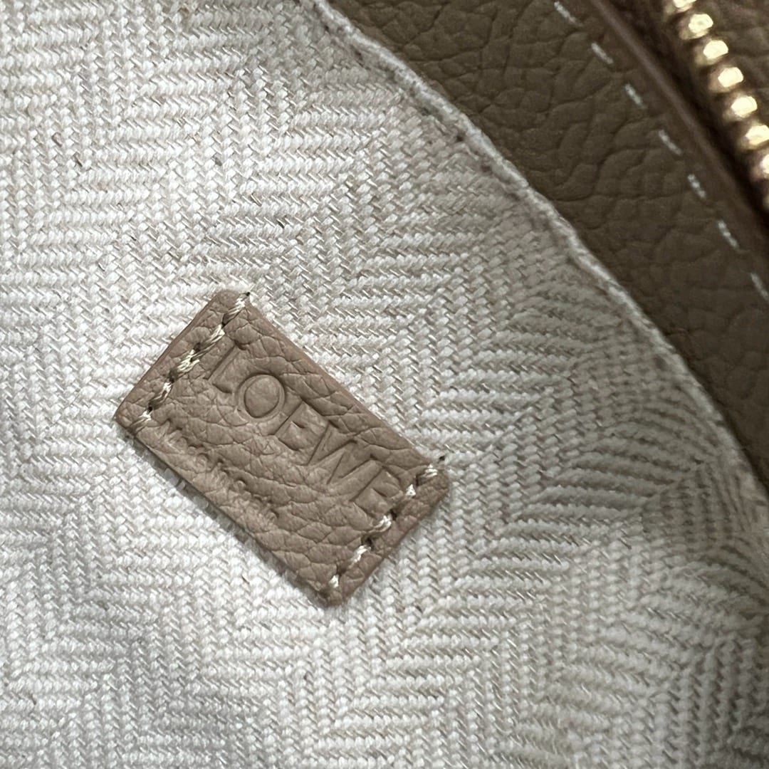  Loewe Puzzle Edge Bag in Grained Calfskin 6