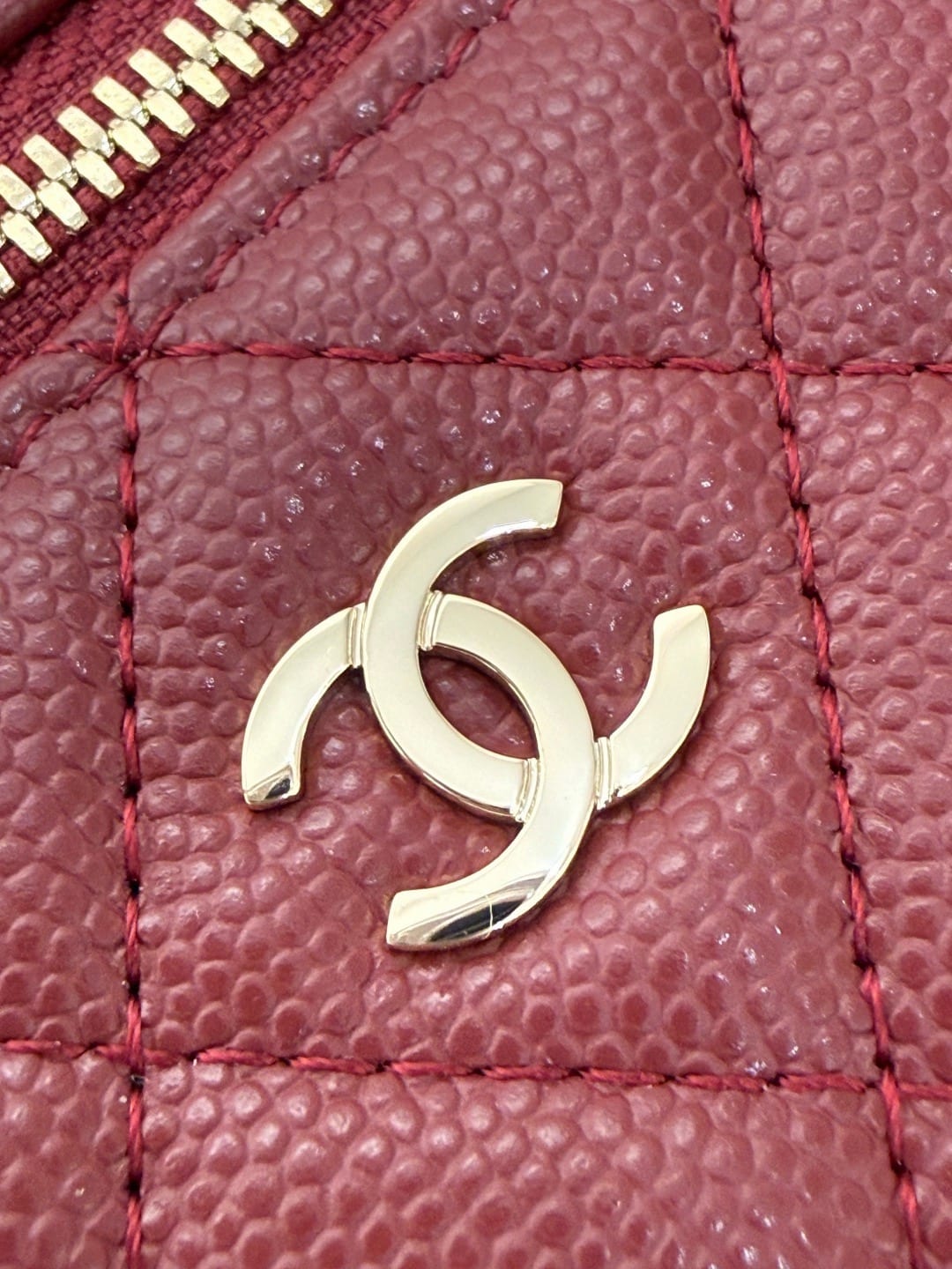 Chanel Slim/Long Vanity Case with Top Handle 3