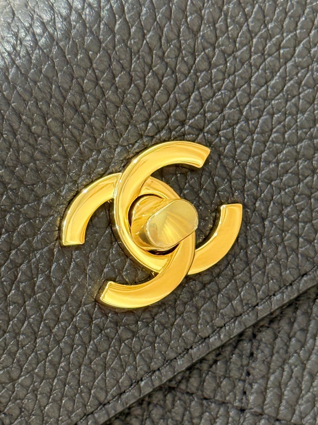 Chanel Grained Calfskin Urban Essentials East West Shopping Tote Bag 8
