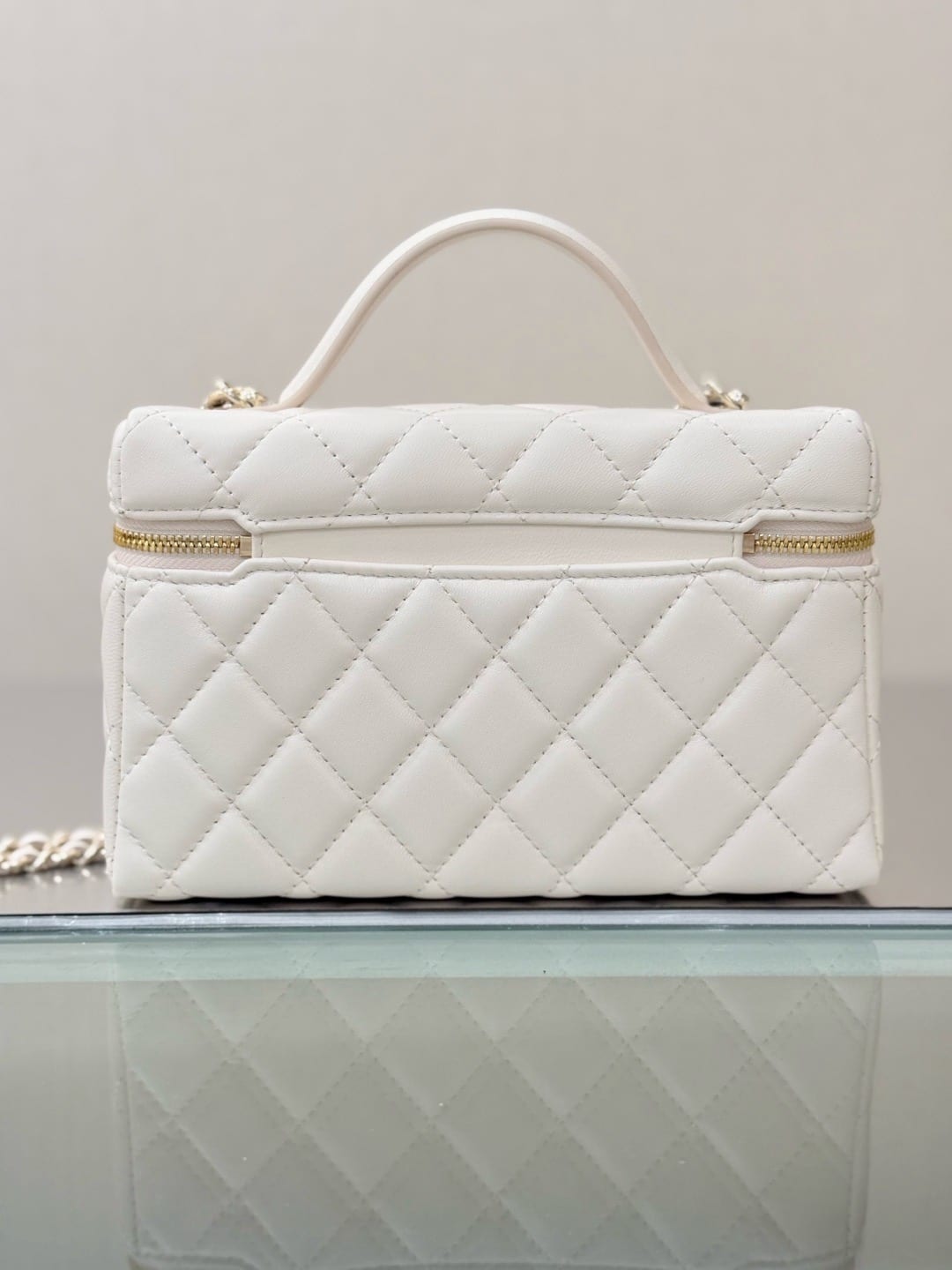 Chanel Slim Vanity Case with Chain 2
