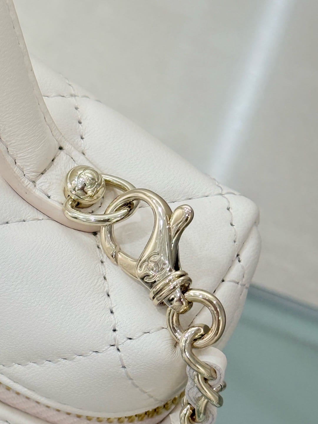 Chanel Slim Vanity Case with Chain 4