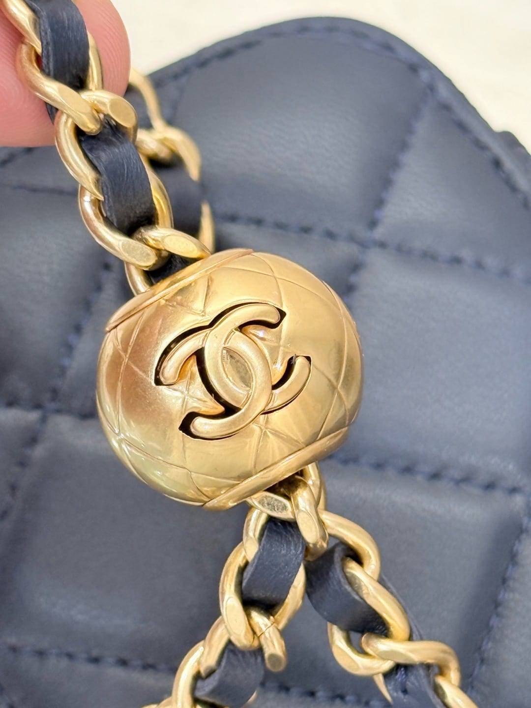 Chanel Pearl Crush Vanity Case with Chain Bag 6
