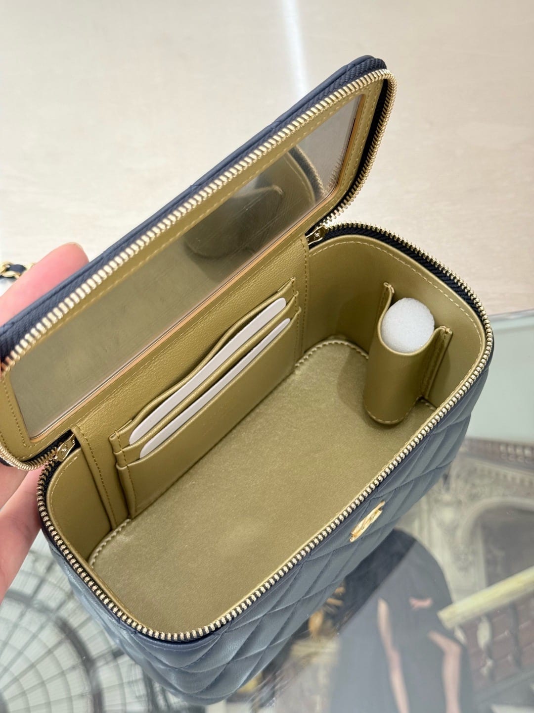 Chanel Pearl Crush Vanity Case with Chain Bag 7