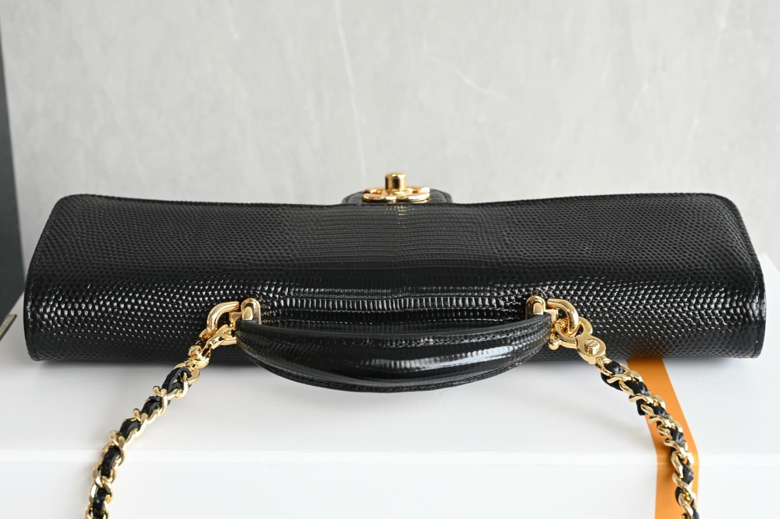  Chanel 26A Lizard-Embossed Long Top Handle Clutch bag 4