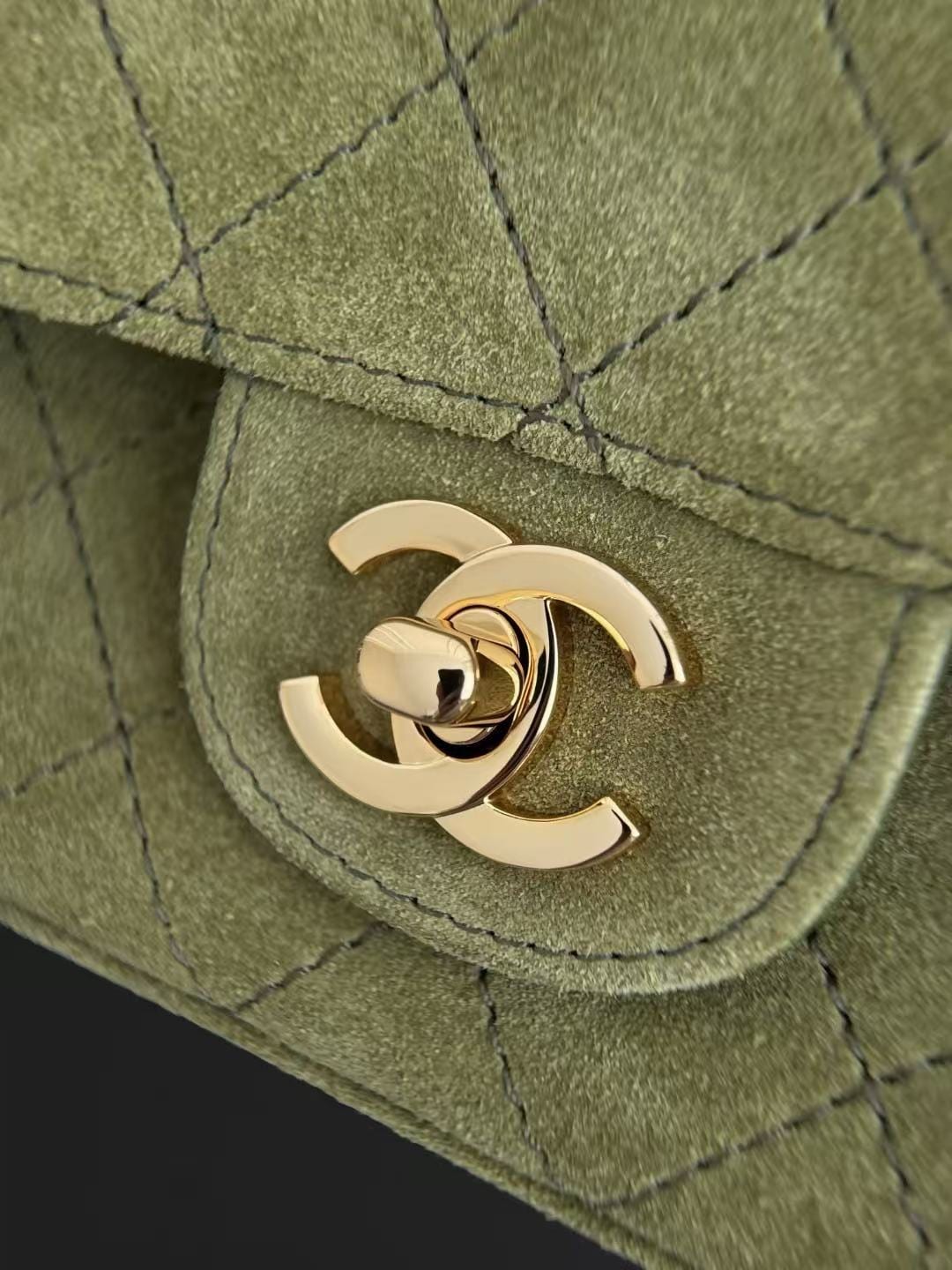 Chanel Mini Maxi Flap Bag  4