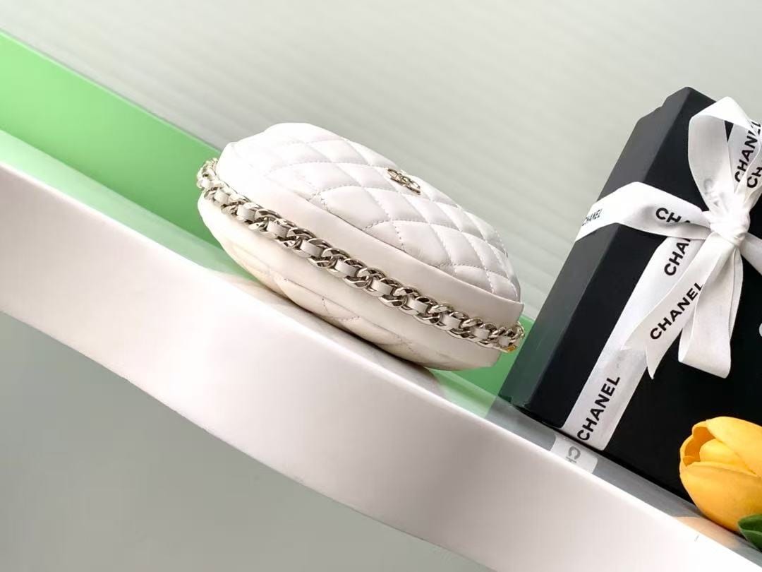  Chanel Chain Hula Around Mini Pouch 2