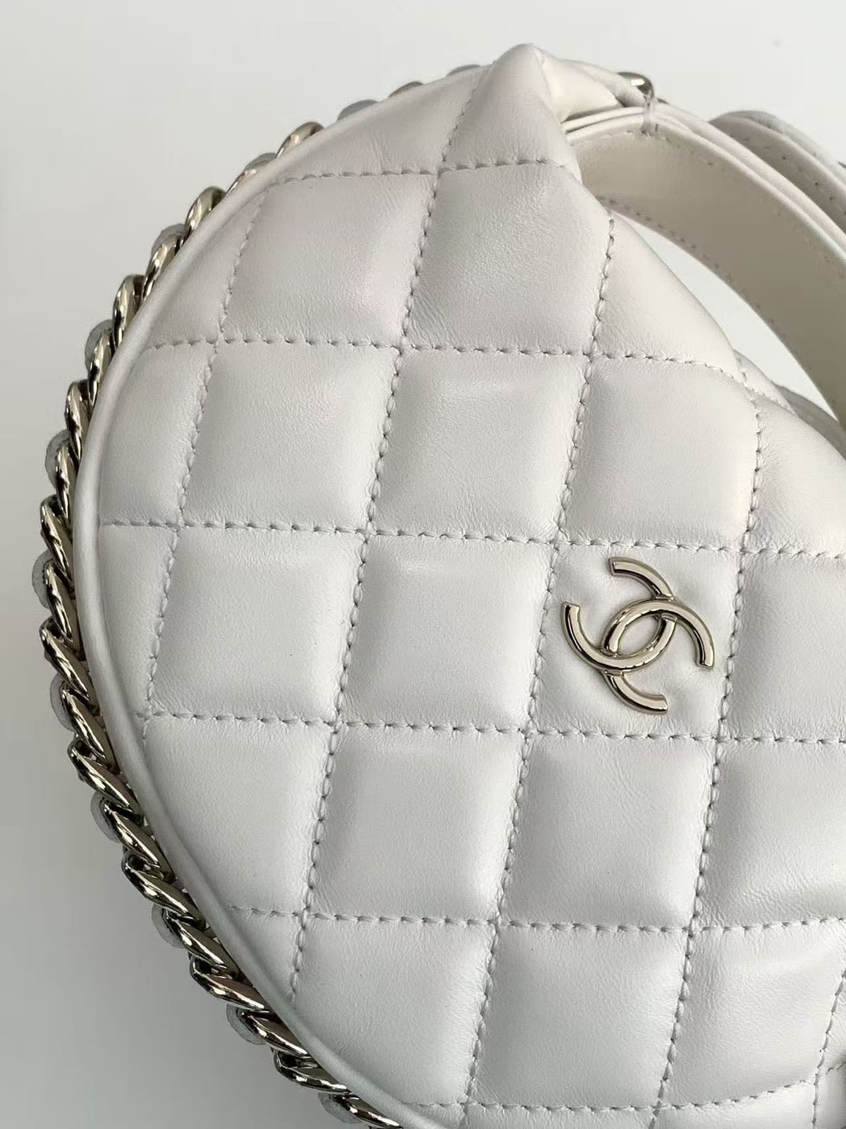  Chanel Chain Hula Around Mini Pouch 3