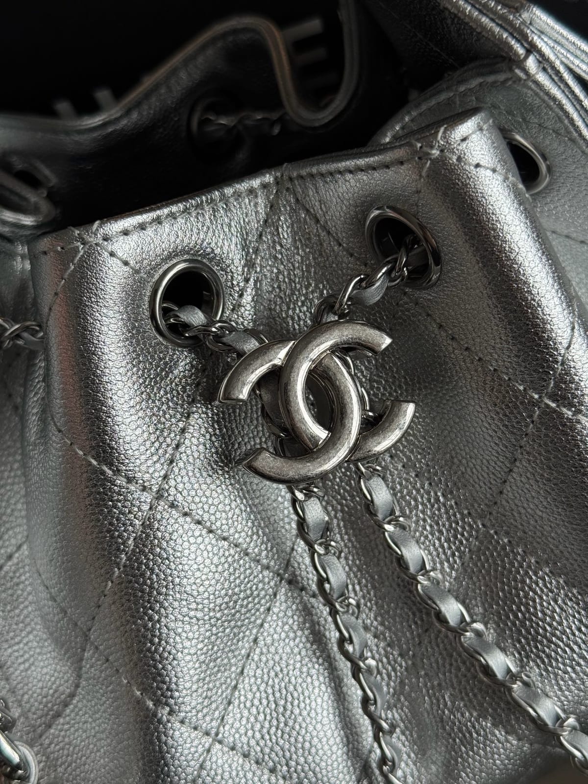 Chanel Mini 25 Hobo Bag  Metallic Silver Grained Calfskin with Silver Hardware 3