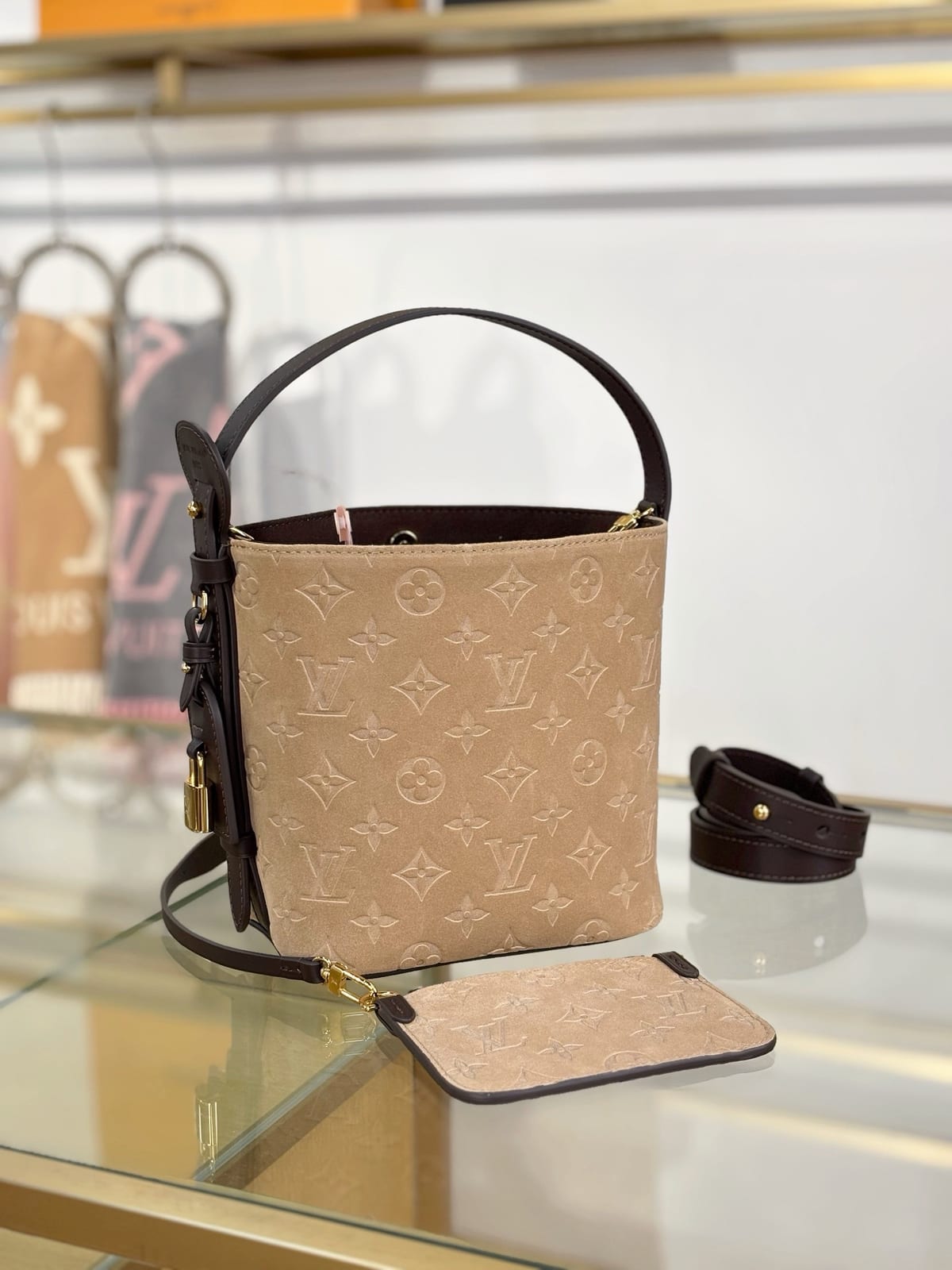 Louis Vuitton Bella Bucket Bag  2