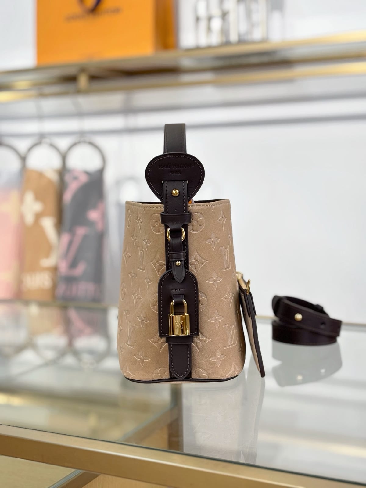 Louis Vuitton Bella Bucket Bag  3