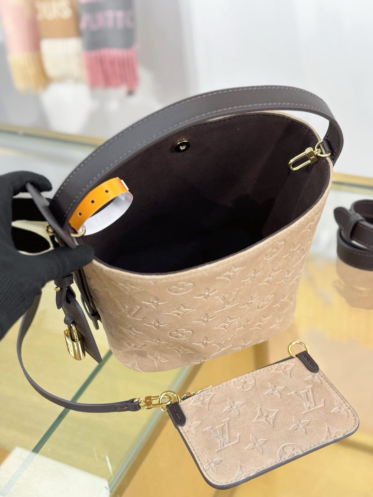 Louis Vuitton Bella Bucket Bag  4