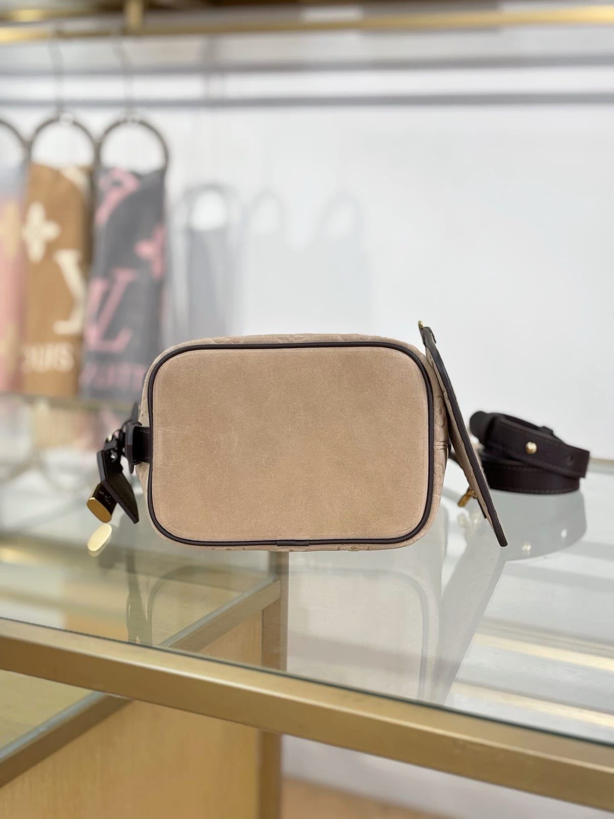 Louis Vuitton Bella Bucket Bag  5